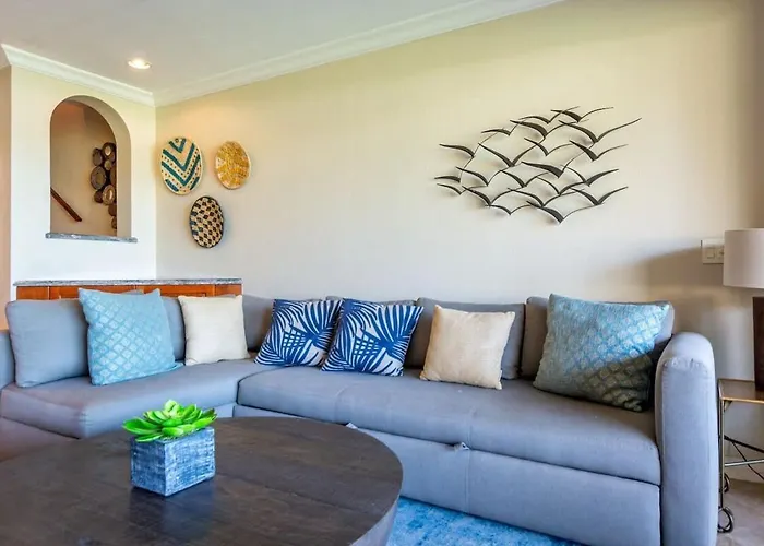 Stylish Split-level With A Shaded Terrace, Direct Access, And Resort-style Community Amenities * Playa Flamingo