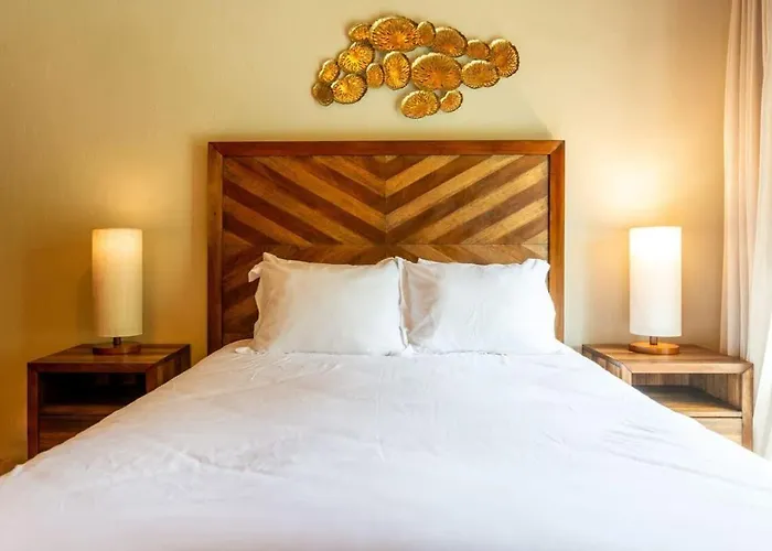 Stylish Split-level With A Shaded Terrace, Direct Access, And Resort-style Community Amenities Сasa de vacaciones Playa Flamingo