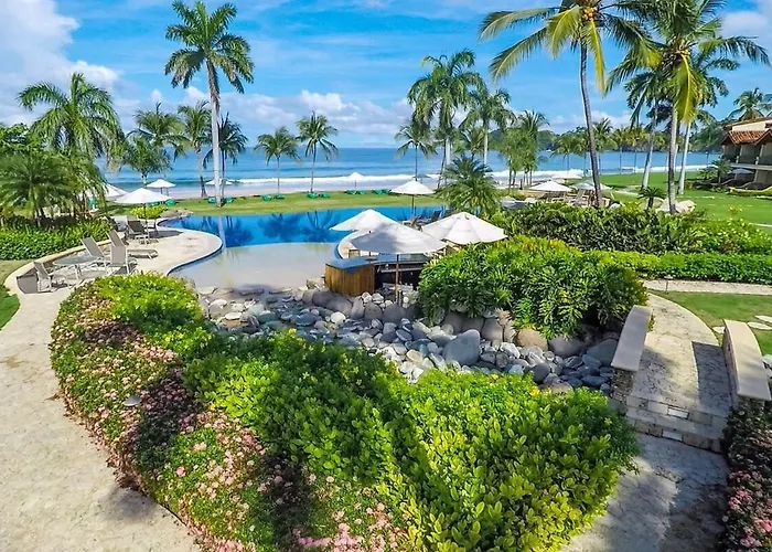 Сasa de vacaciones Stylish Split-level With A Shaded Terrace, Direct Access, And Resort-style Community Amenities